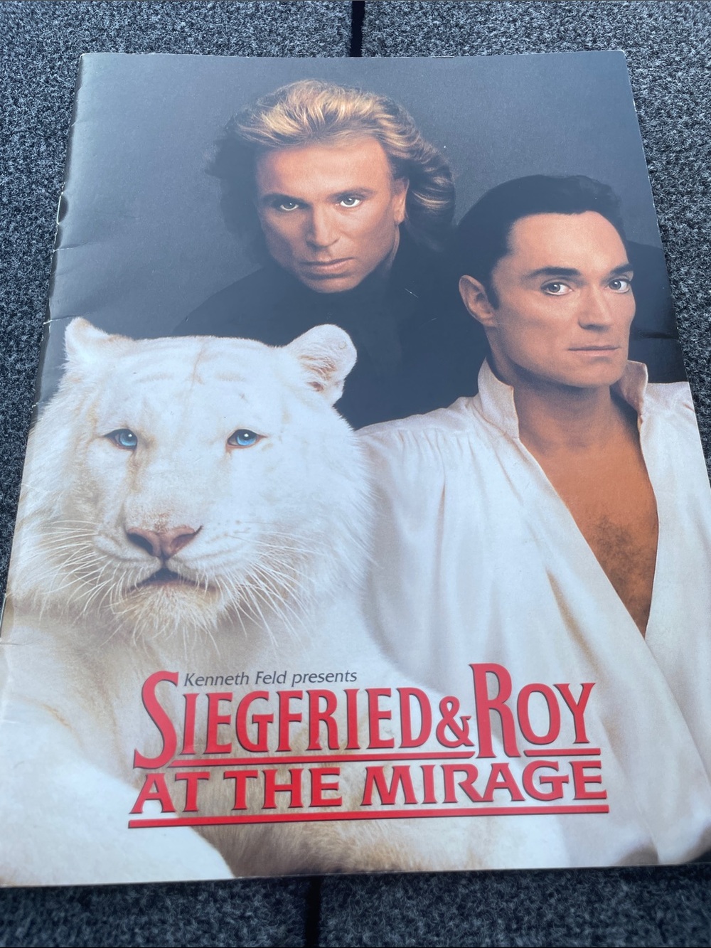 Siegfried & Roy At The Mirage Vintage Show Program - White, Red